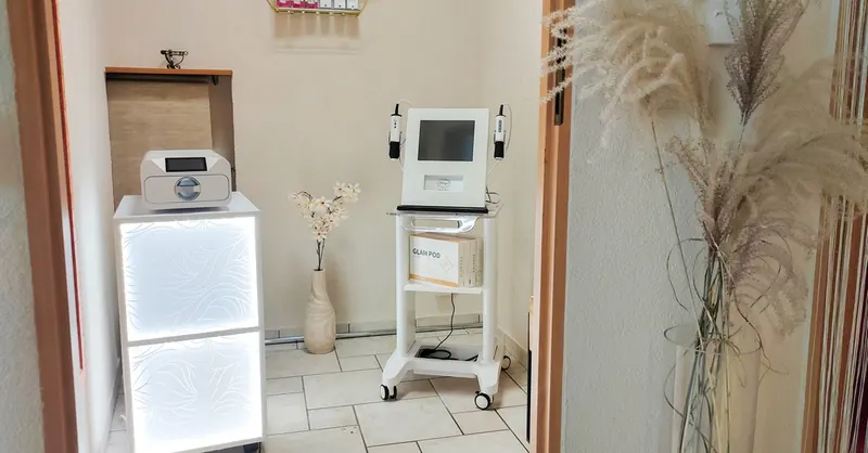 Masaż twarzy, szyi i dekoltu z peelingiem oraz maską kremową
