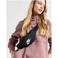 Nike Nerka Small Hip