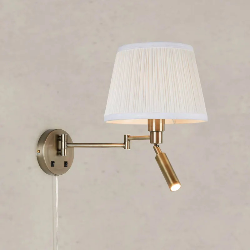 Lampa ścienna Pivot, naturalna biel/kolor mosiądzu, 43 cm, 2-punktowa.