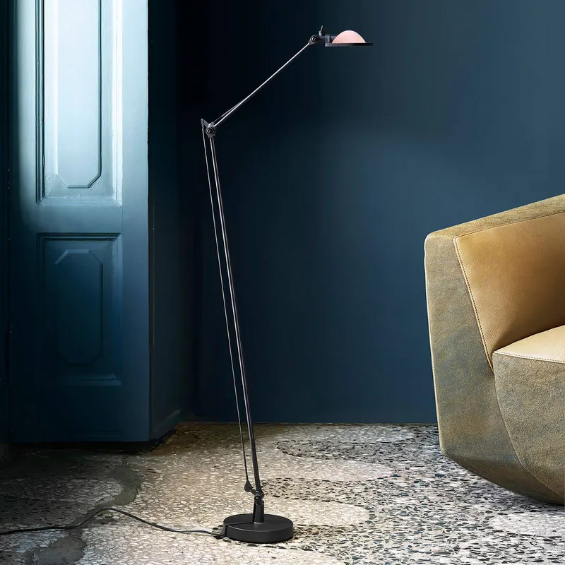 Lampa stojąca Luceplan Berenice czarna, różowa głowica