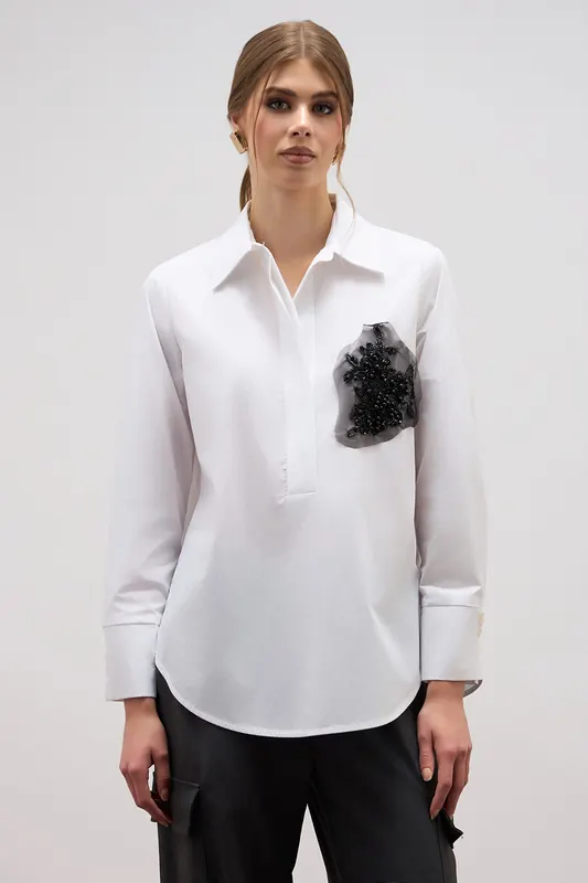 Oltre Oversized Blouse With Jewel Patch White Maat: 40 | Blouses Outlet | Dames | Wit