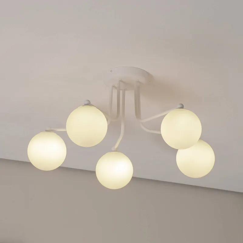 Lampa sufitowa Astral, biała, długość 64 cm, stal/szkło, 5-punktowa.