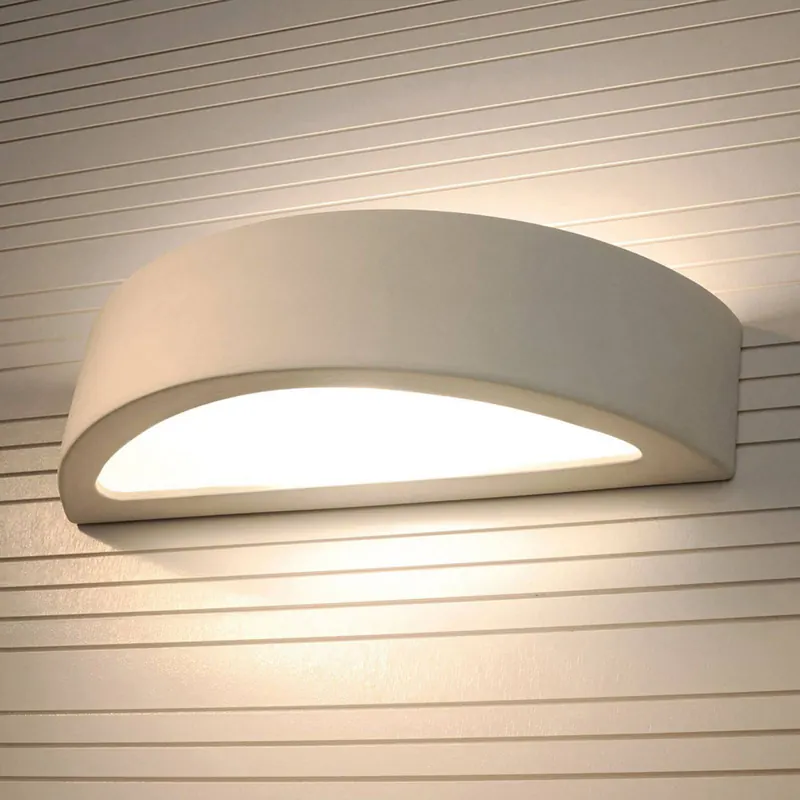 Lampa ścienna Bow up/down z białej ceramiki, szerokość 38 cm