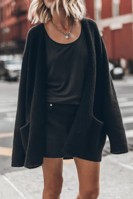 Mikuta The Black Oversized Knitted Cardigan Black Maat: M | Gilets Outlet | Dames | Zwart