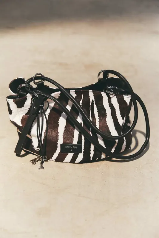 Torebka kubełkowa Black Horse w zebrę