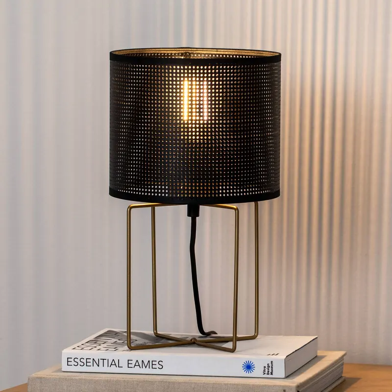 Lampa stołowa Kamil z perforowanym metalowym kloszem