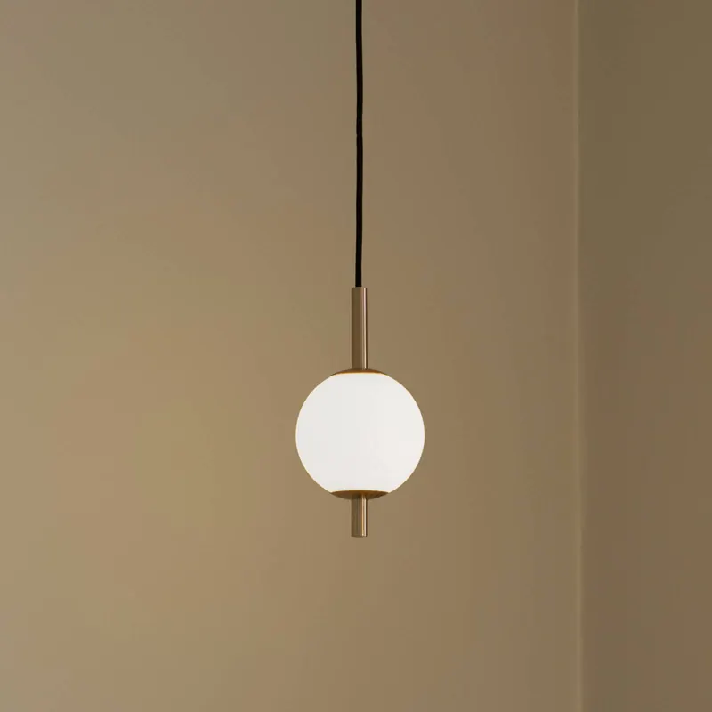Żyrandol LED UMAGE Audrey, kolor mosiężny, 1-punktowa, Ø 12 cm