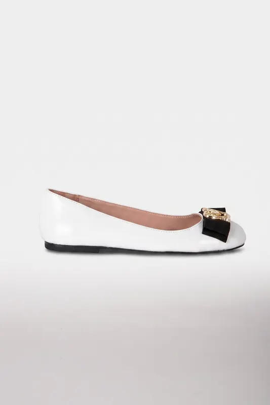 Moschino Patent-leather Ballet Flats White Maat: 40 | Ballerina's Outlet | Dames | Wit