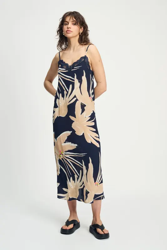 POM Amsterdam Dress - Cami Artisan Sand Maat: 36 | Midi Jurken Outlet | Dames | Beige