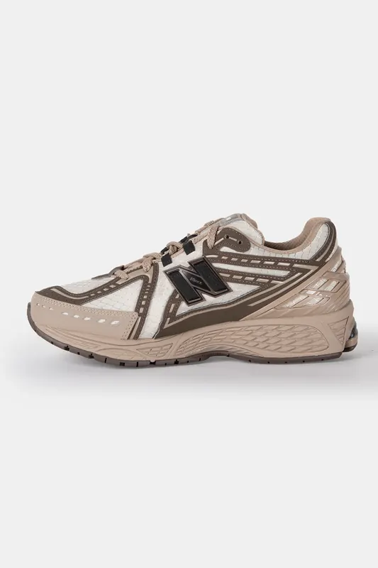 New Balance 1906r Timberwolf Maat: 44 | Sneakers Outlet | Heren | Beige