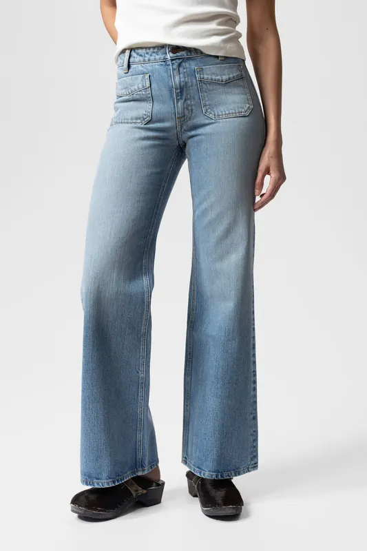 Nudie Jeans Holly Flare Light Denim Pants Maat: W31L32 | Wijde Broeken Outlet | Dames | Blauw