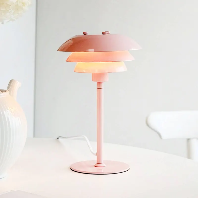 Lampa stołowa Dyberg Larsen SIXTEEN, różowa, metalowa, E27