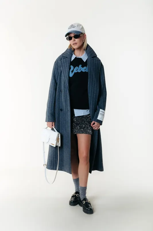 Colourful Rebel Denim Patch Relaxed Sweat Black Maat: M | Sweaters Outlet | Dames | Zwart