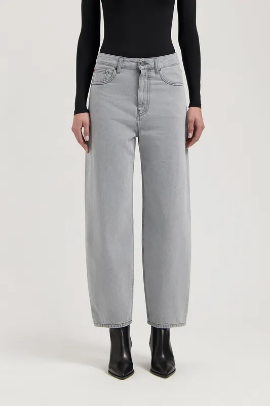 Mud Jeans Brooke High Barrel Light Grey Maat: W30 | Jeans Outlet | Dames | Grijs