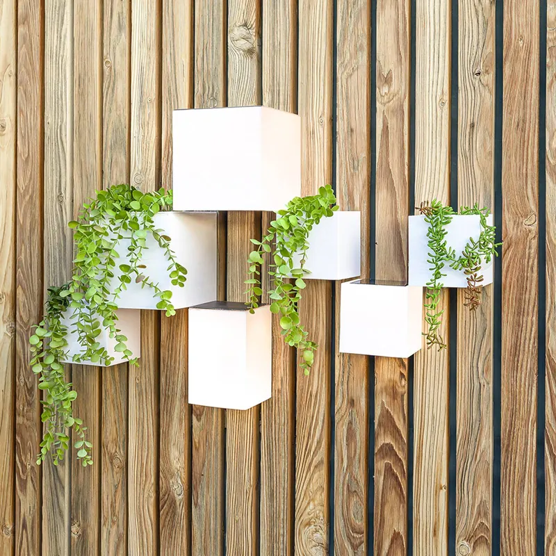 Newgarden Wally LED-Solarwandleuchte, 12x18 cm