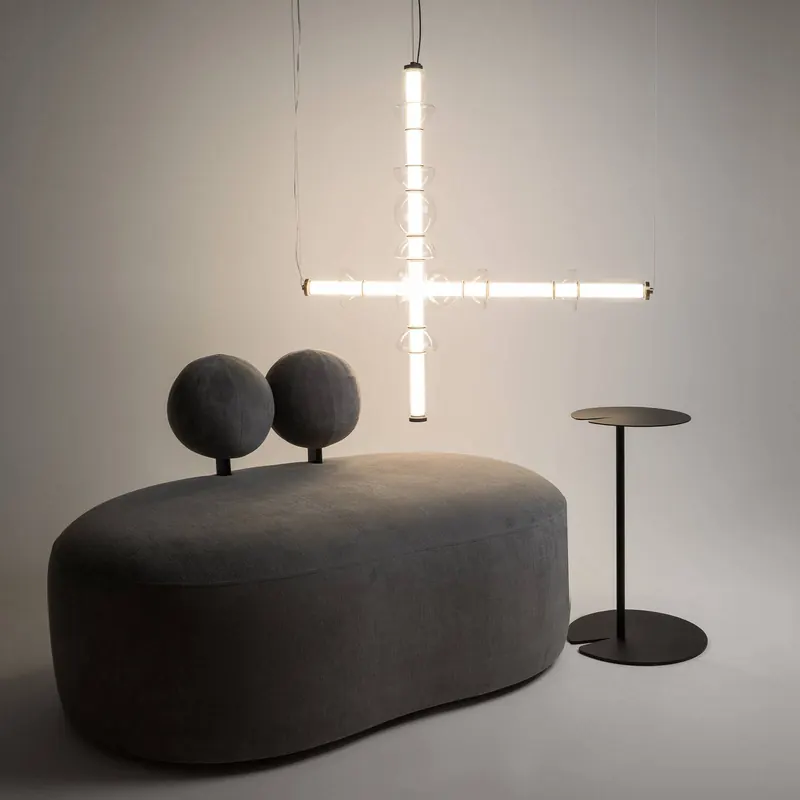Lampa wisząca LED Maytoni Cosmo, czarna, długość 98 cm, szkło