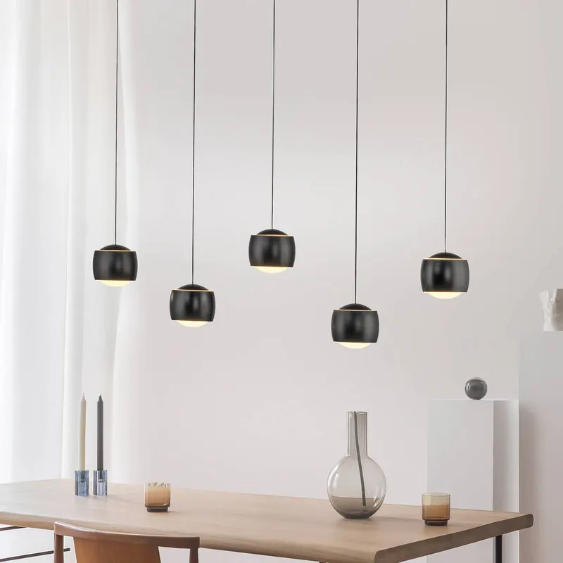 JUST LIGHT. Żyrandol LED Ballini, czarny, 5-punktowy, z przełącznikiem