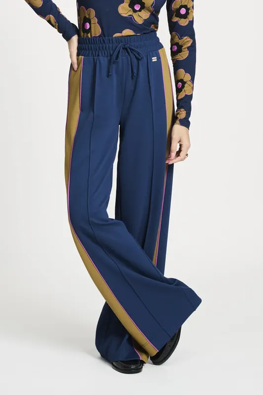 POM Amsterdam Pants - Colourblock Nightfall Blue Maat: 36 | Wijde Broeken Outlet | Dames | Blauw