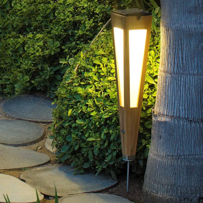 Latarka solarna LED Tecka z czujnikiem, 52 cm, teak