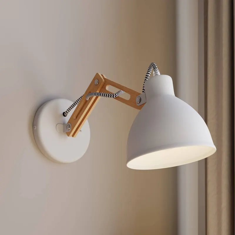 Lampa ścienna Skansen, drewniany ramienny regulowany, biały