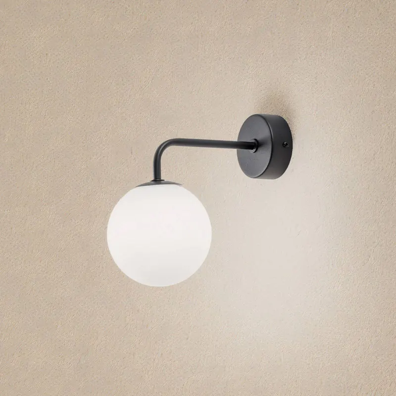 Lampa ścienna Astral, czarna, wysięg 22 cm, stal/szkło