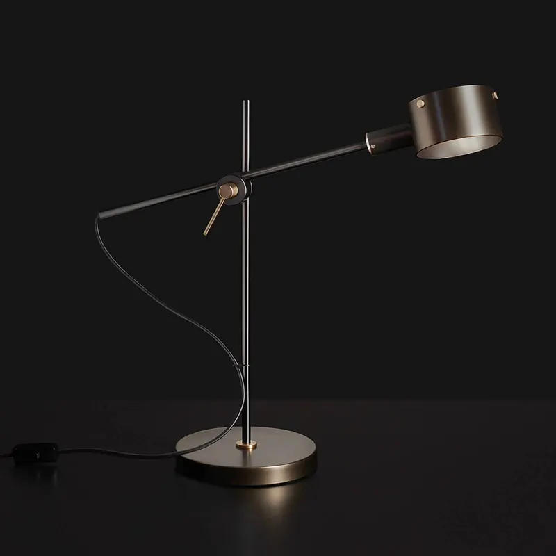 Oluce Go 252 lampa stołowa LED, czarna