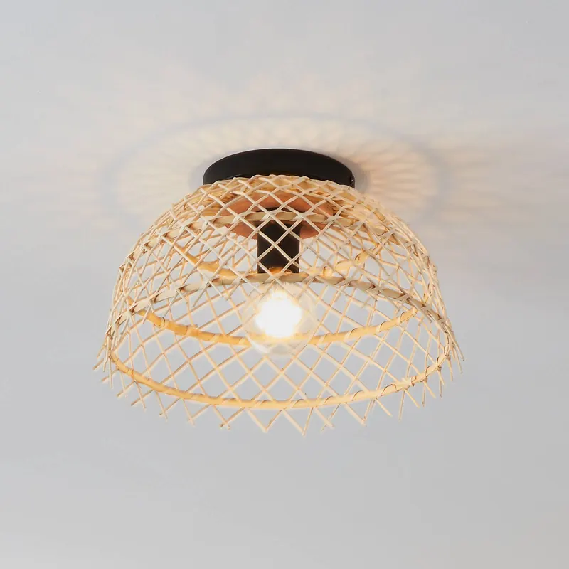 Lampa sufitowa Ausnby z drewnianą plecionką