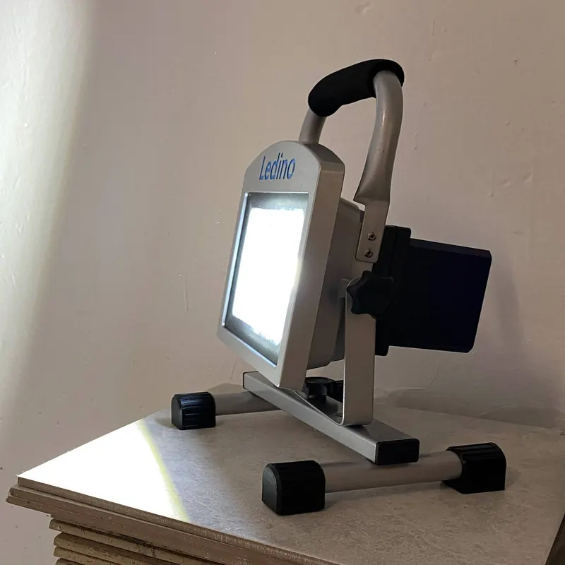 Reflektor budowlany LED Köpenick 209 20W 8,8Ah