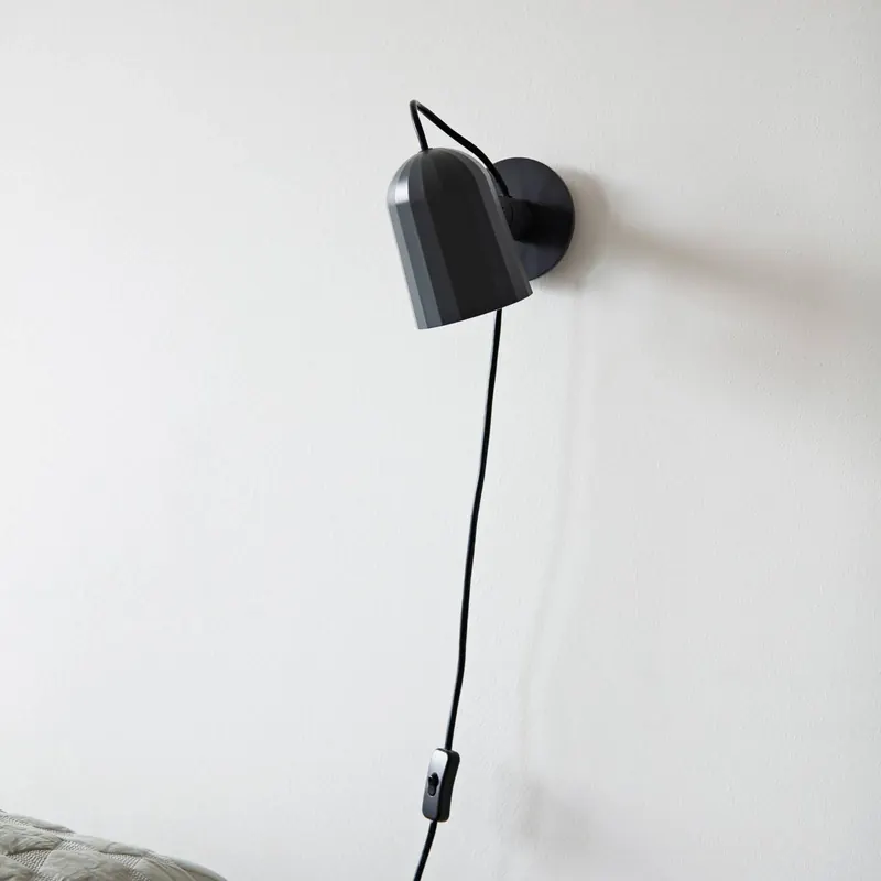 Lampa ścienna HAY Noc Wall, ciemnoszara, metal, wtyczka, E14