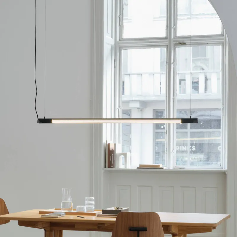 GEJST żyrandol wiszący Radent, czarna, długość 70 cm, G13 LED