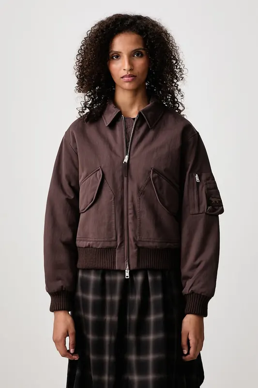 Maison Kitsuné  Bomber krótka kurtka damska z bawełną