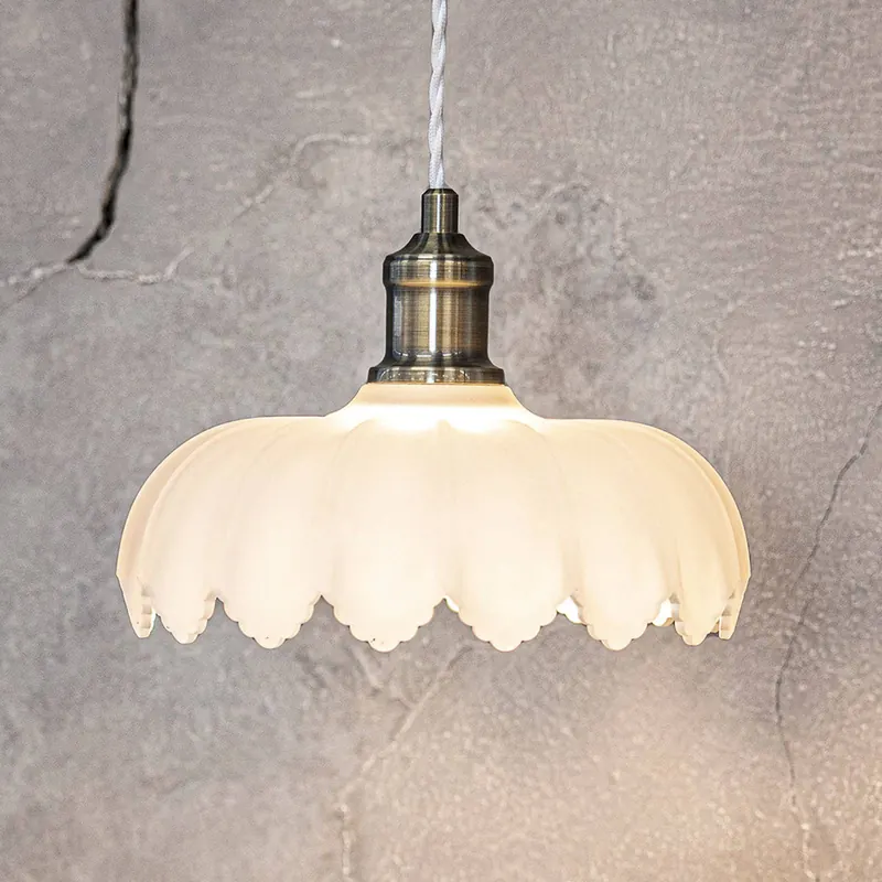 Lampa wisząca Kurage, antyczny mosiądz, matowe szkło, Ø 25,5 cm