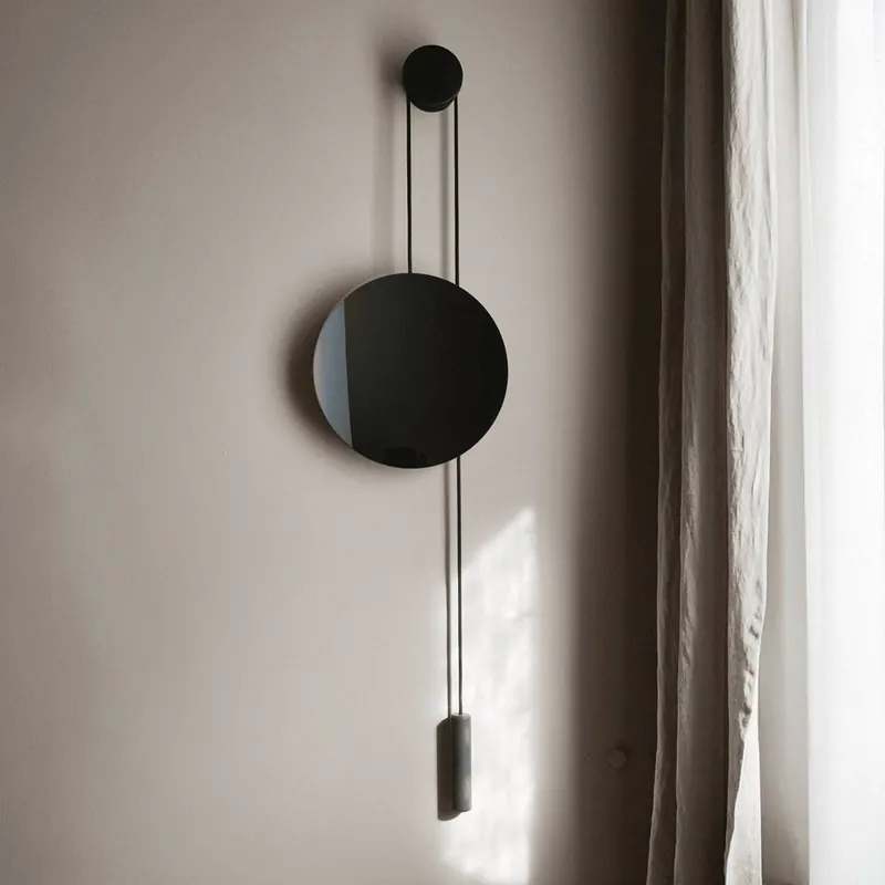 Lustro New Works Rise and Shine, czarne, Ø 45 cm, szkło