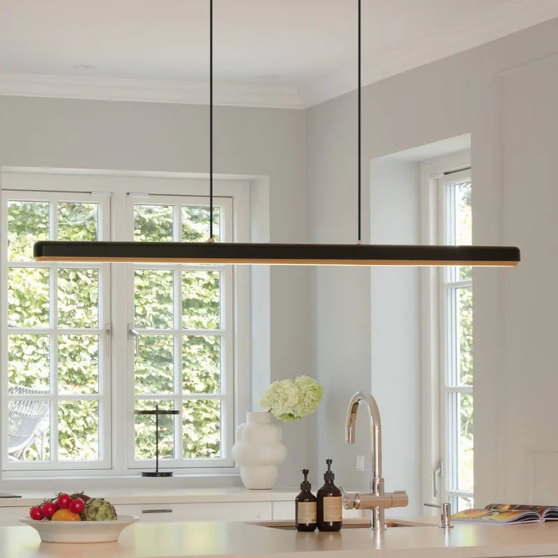 UMAGE lampa wisząca LED Hazel Branch, czarny/mosiądz, 150 cm