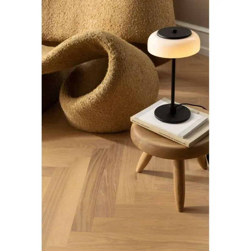 Lampa stołowa LED Nuura Blossi, wysokość 31 cm, czarna/opalowa