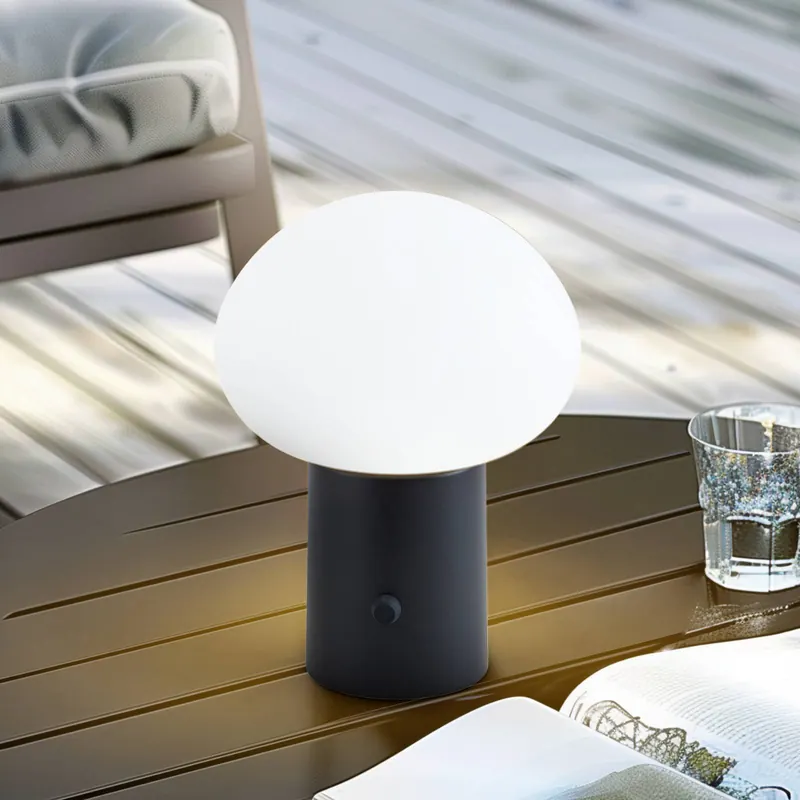 Akumulatorowa lampa stołowa LED Zelie, czarna, aluminium, IP44