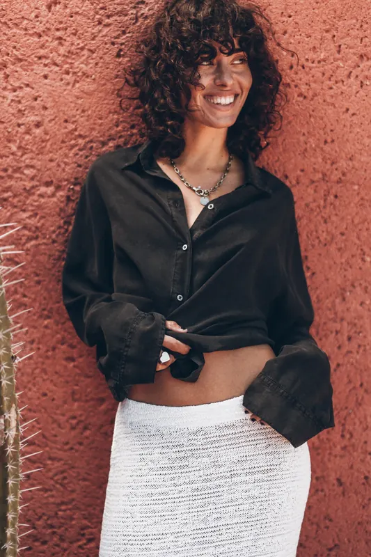 Mikuta The Black Breezy Shirt Black Maat: S | Longsleeves Outlet | Dames | Zwart