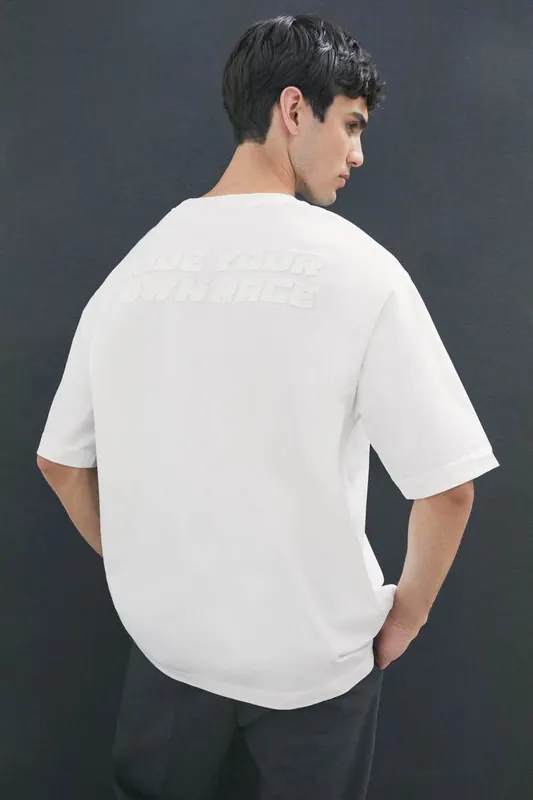 Bawełniany T-shirt z haftem