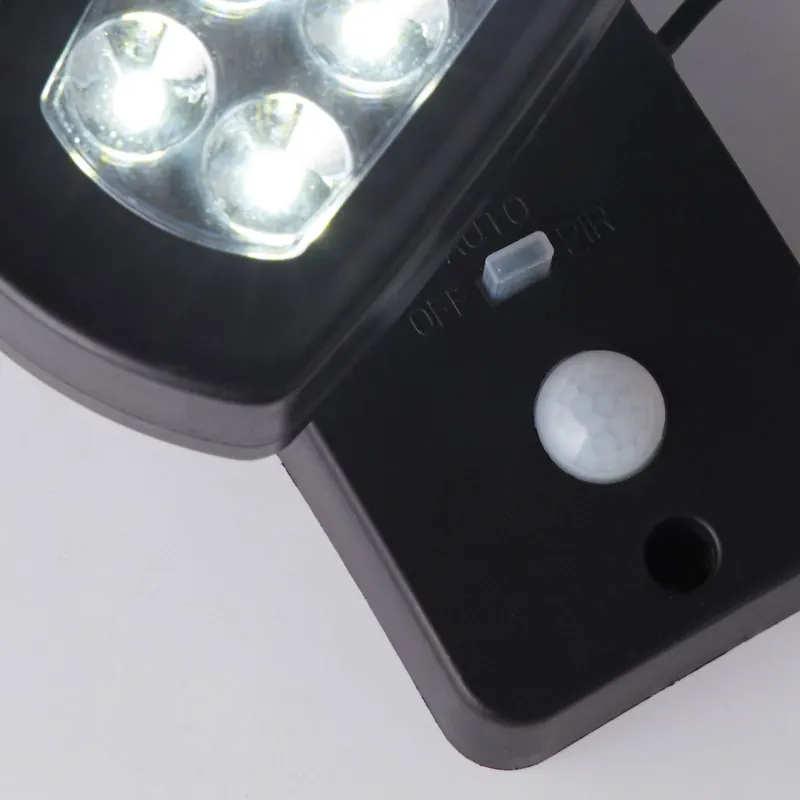 Lampa ścienna LED zasilana energią słoneczną 67423BK-PIR, czujnik ruchu