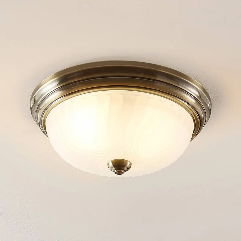 Lampa sufitowa Lindby Pakka, kolor mosiądz, szkło, 31 cm, E27