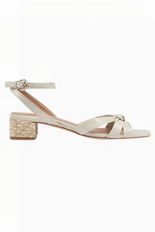 LK Bennett Peyton Sandal Ecru Maat: 37 | Sandalen Outlet | Dames | Ecru