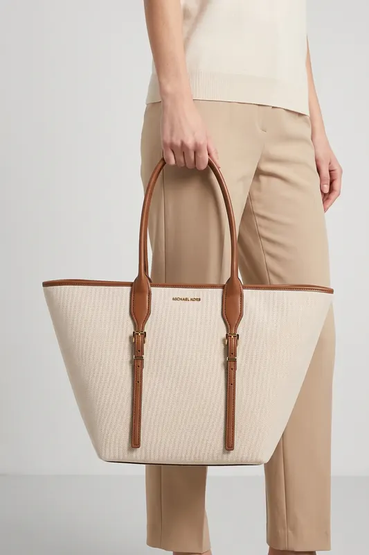 Michael Kors Large Buckle Tote Luggage Maat: OS | Handtassen Outlet | Dames | Beige