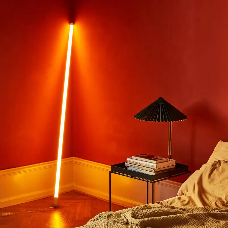 HAY Żarówka rurkowa LED Neon Tube, czerwona, PVC, długość 1,5 m, wtyczka