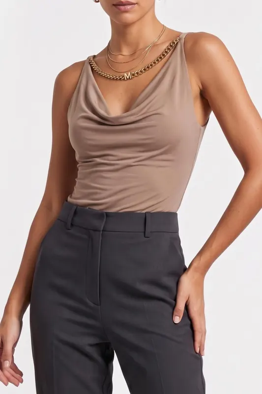 GUESS Alva Chain Sl Top Natural Almond Maat: L | Blouses Outlet | Dames | Beige