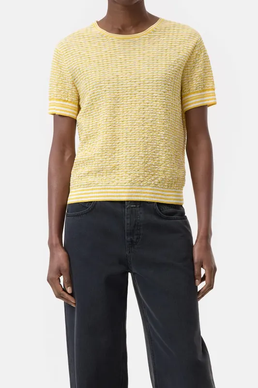 Closed Crew Neck Short Sleeve Mango Yellow Maat: S | Sweaters Outlet | Dames | Geel
