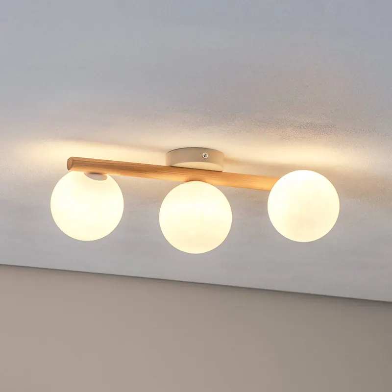 Lampa sufitowa Estera, szkło opalowe, drewno, 3-punktowa