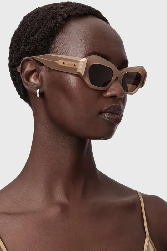 AllSaints Thea Sunglasses Gloss Creme Maat: OS | Zonnebrillen Outlet | Dames | Beige