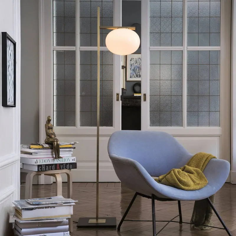 Oluce Lampa stojąca Alba, brązowa, biała, 1-punktowa, szkło, metal