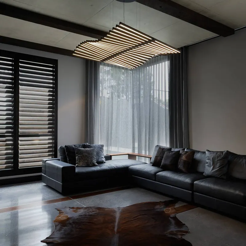 Żyrandol LED Vibia RHYTHM, szaro-brązowy 131 x 87 cm 927 ściemniany
