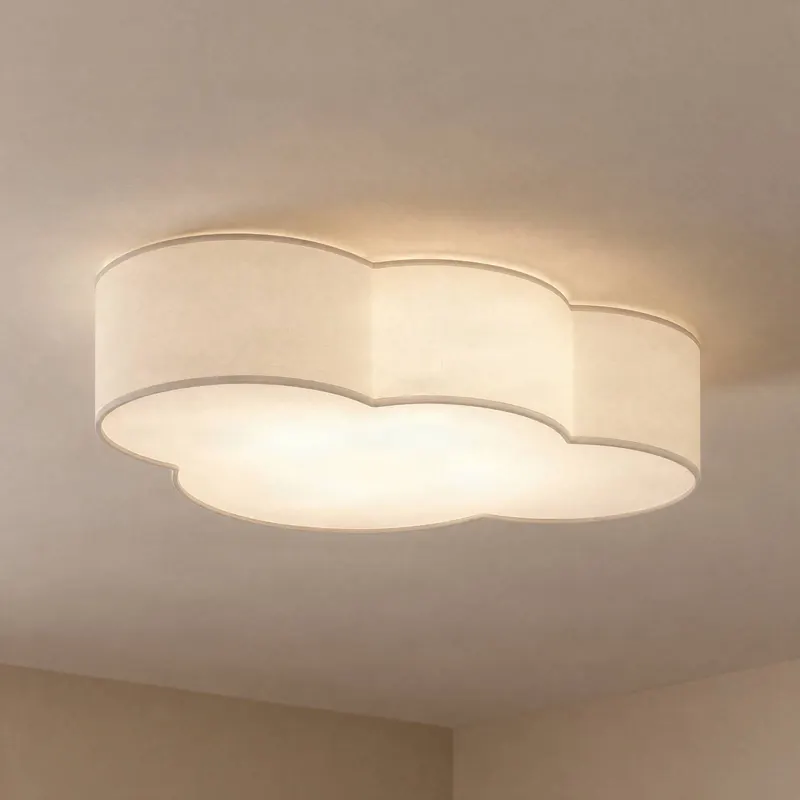 Lampa sufitowa Cloud, biała, tekstylna, długość 62 cm, E27, 4-punktowa.